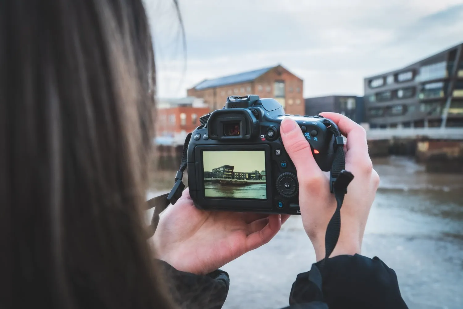 8 Essential Photography Hacks for Newbies